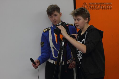 Денис Матушкин, Саша Вахмянин